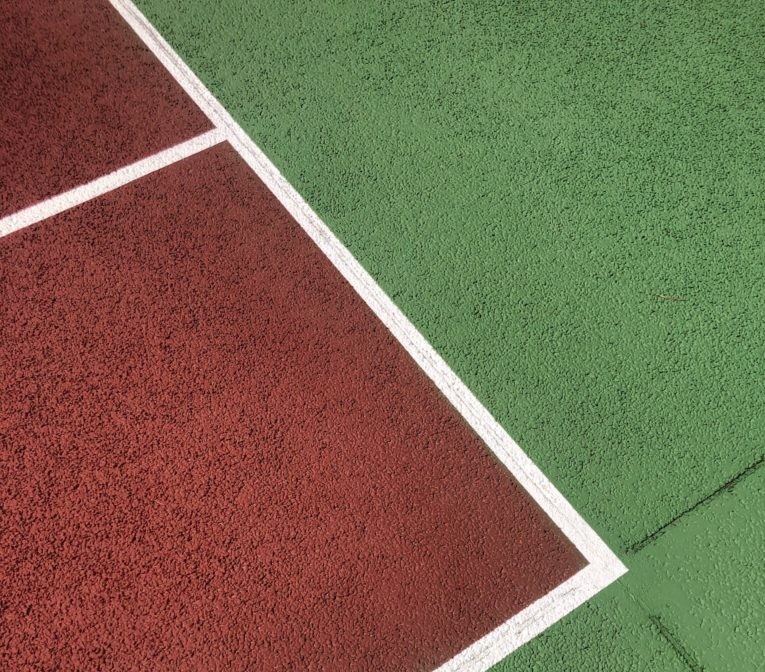 pala tenniskenttää